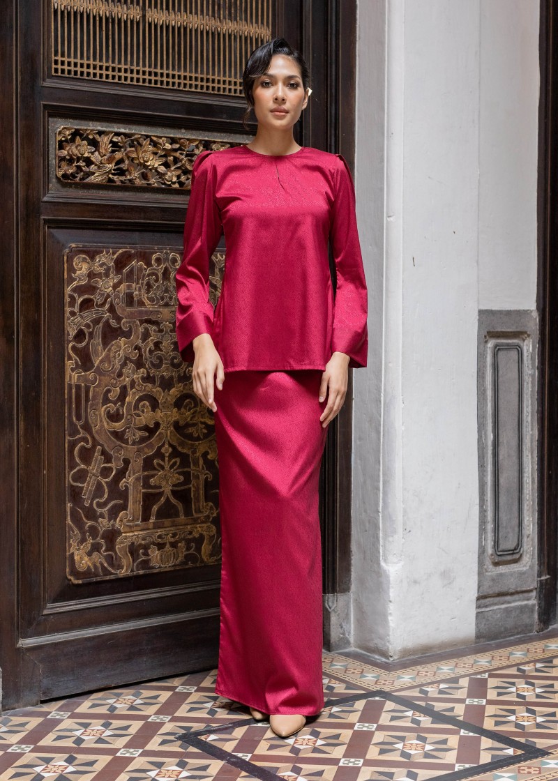 Yuna Kurung Maroon